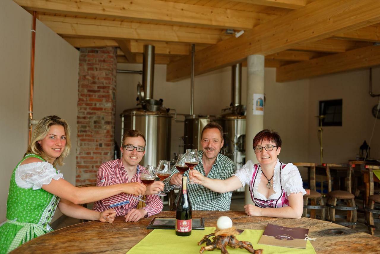 שטיינאך Ankerbraeu Ferienwohnungen Brauerei Bierbad מראה חיצוני תמונה